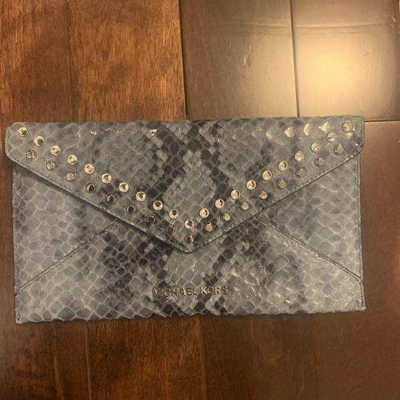 MK Envelope Clutch - Picture 3 of 5